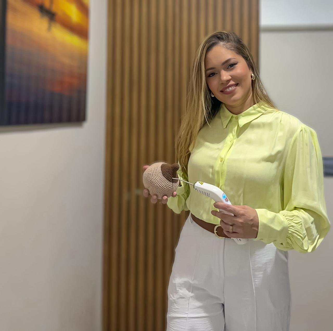 Laís Teixeira em atendimento de amamentação
